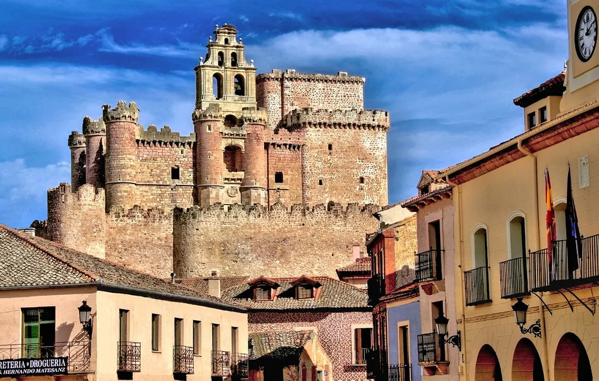 11 Best Things to Do: Castle Bear Moat Tradition & More