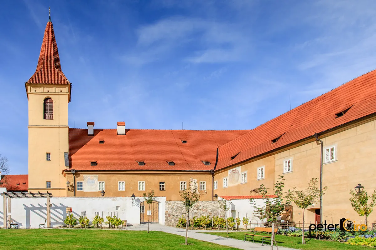 Minorite Monastery Český Krumlov Visit: Top 11 Things to See