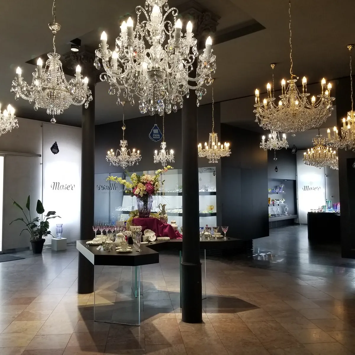 Moser Glassworks Factory Tour Guide: Visit in 2026