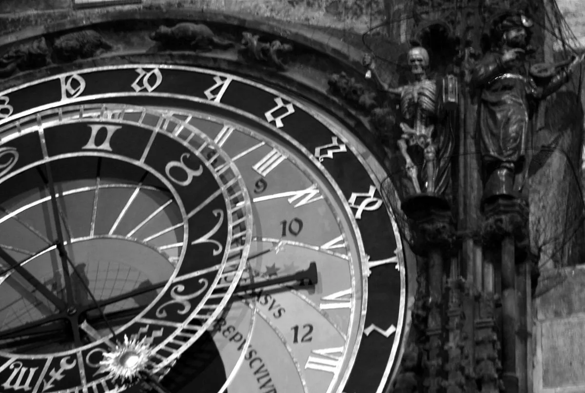 Prague Astronomical Clock Viewing Guide: 10 Best Tips