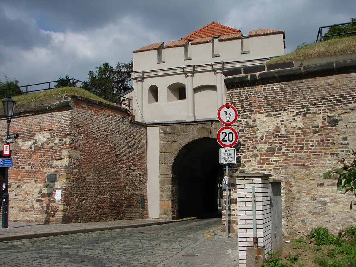 How to Visit Vysehrad Fortress Without Crowds in 2026